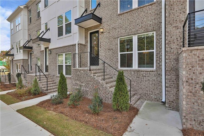 Building Photo - 2549 Astaire Ct NW