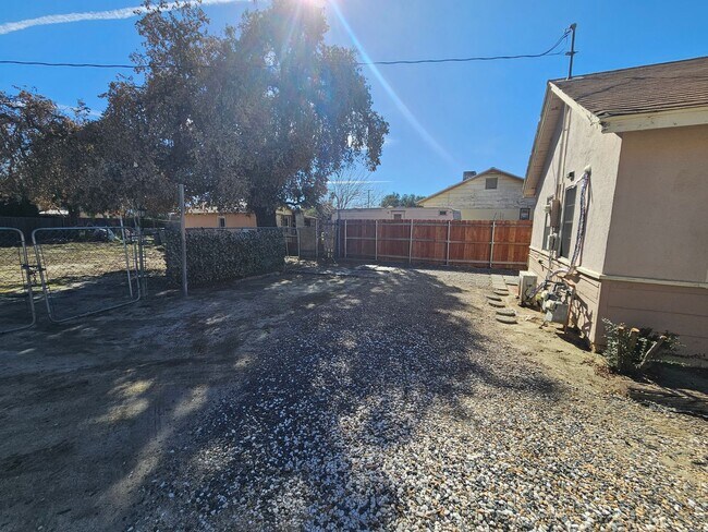 Building Photo - 1+ 1 Bed 1 Bath Cottage in San Jacinto $1425.00