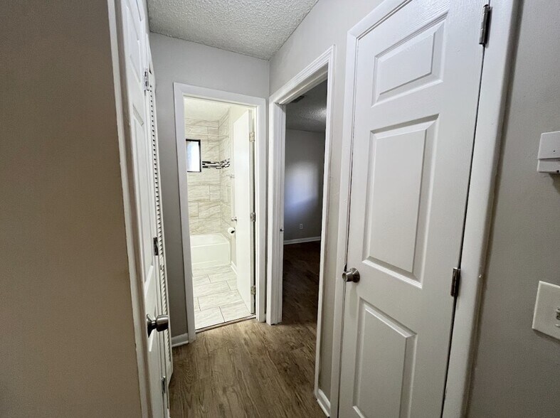 Building Photo - 5324 Westchase Ct