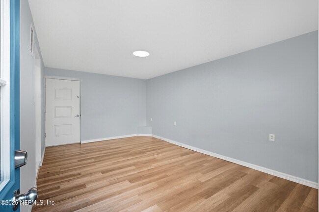 Building Photo - 6167 Fordham Cir E