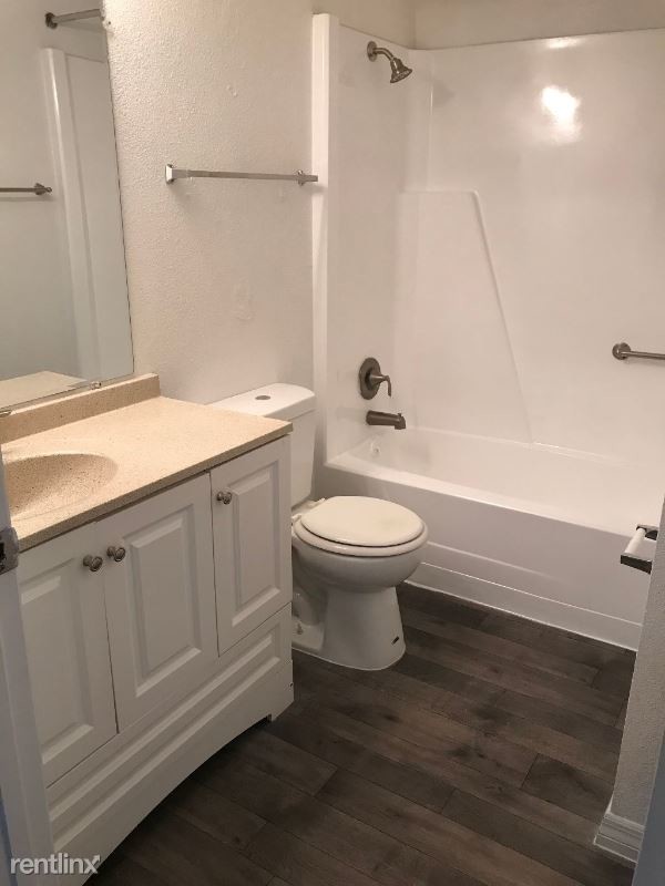 Building Photo - Studio, 1 bath Apartment - 4900 North Lane