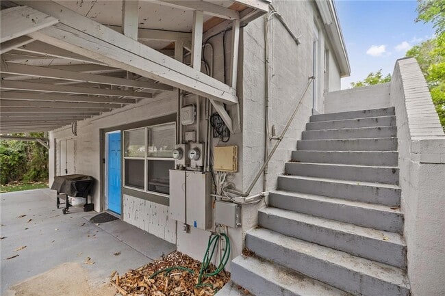 Building Photo - 409 E Floribraska Ave