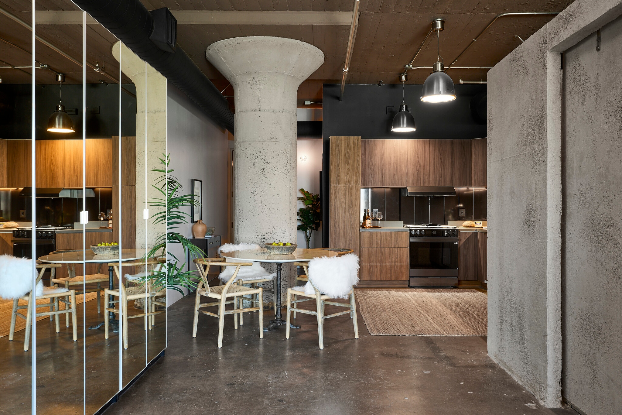 Building Photo - 1855 Industrial St