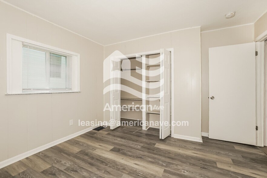 Building Photo - 467 7th St
