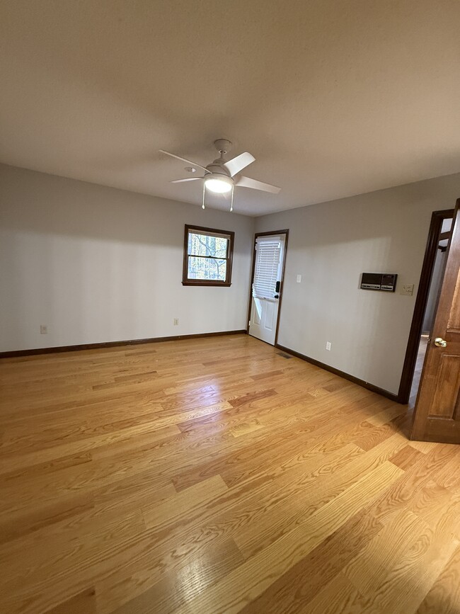 Building Photo - 4711 Highview Ct