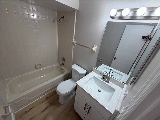 Building Photo - 4160 Pershing Pointe Pl