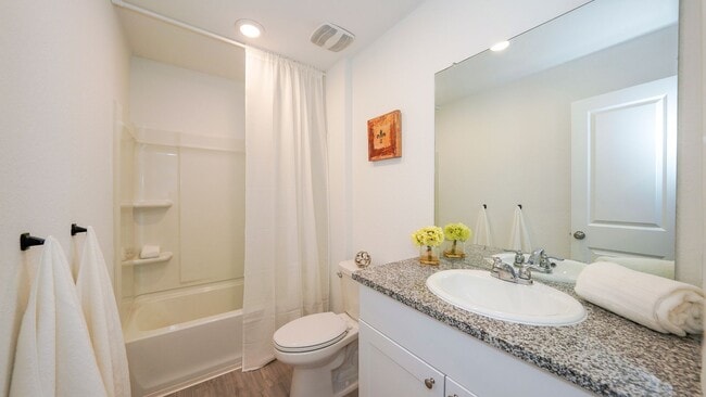 Building Photo - Spacious 4-bedroom, 2-bath located in Summerhill subdivision