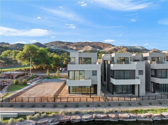 Building Photo - 66 Lakefront Dr