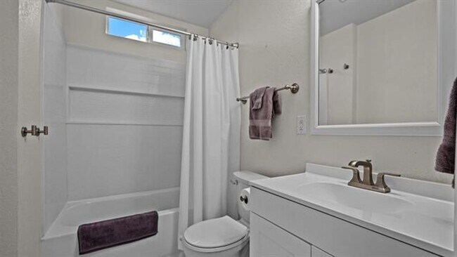 Building Photo - 334 Belford Ave