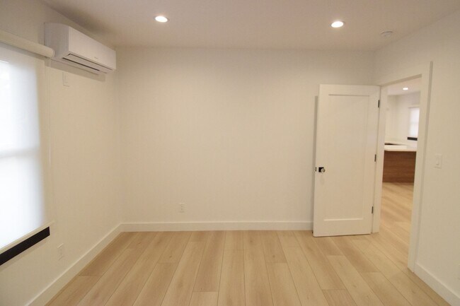 Building Photo - 317 Ocean Park Blvd