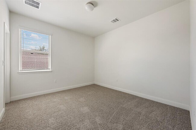Building Photo - 4908 Globe Mallow Dr