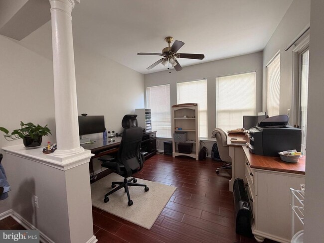 Building Photo - 20382 Farmgate Terrace