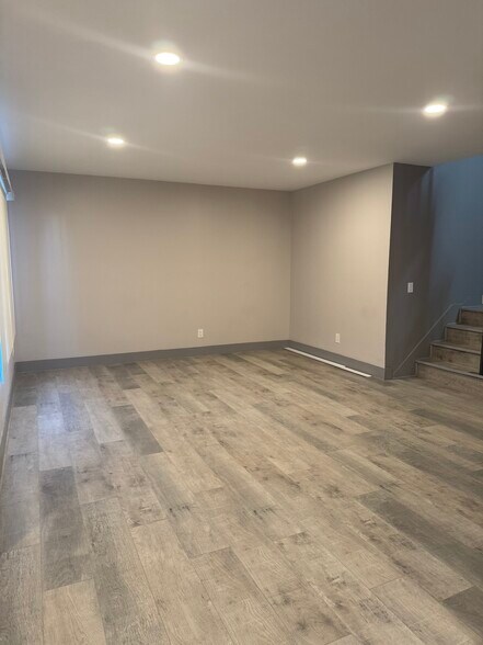 Building Photo - 7445 Laurelgrove Ave