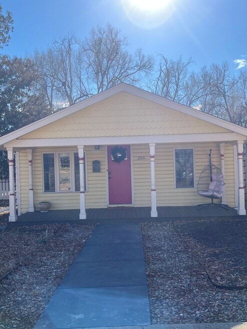 Building Photo - 205 5th Ave