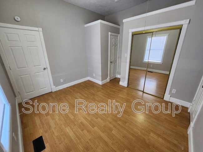 Building Photo - 1217 S 17th St