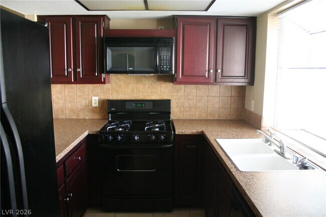 Building Photo - 2894 Lilac Ct