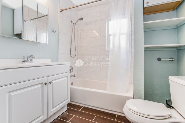 Building Photo - 2720 Bellaire Pl