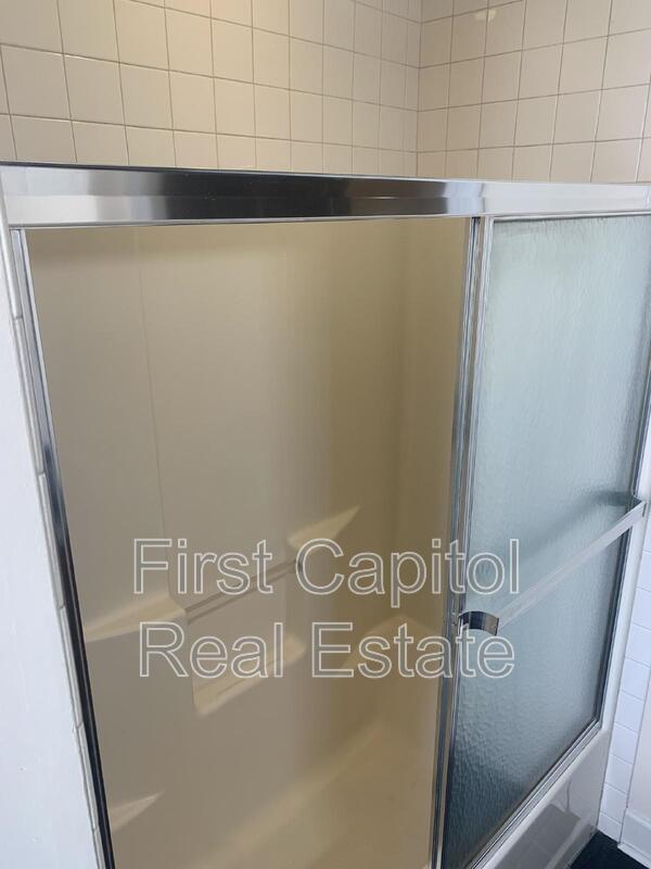 Building Photo - 711 N George St