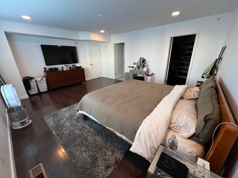 Building Photo - 753 N 20th St