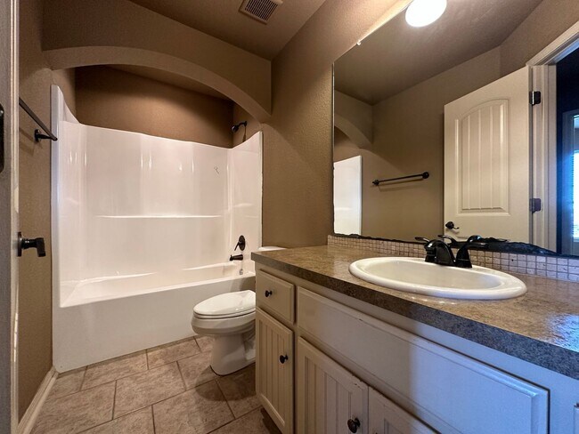 Building Photo - Spacious Elegance: Your Dream 3 Bed, 2 Bath Home with a Cozy Fireplace and 2-Car Garage!