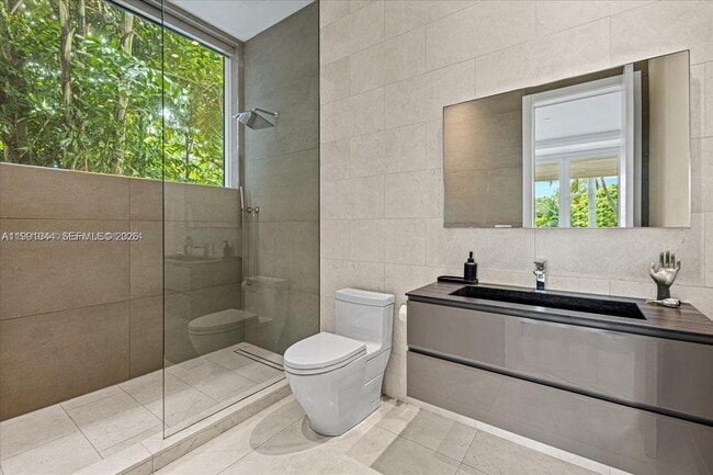 Building Photo - 3465 Meridian Ave