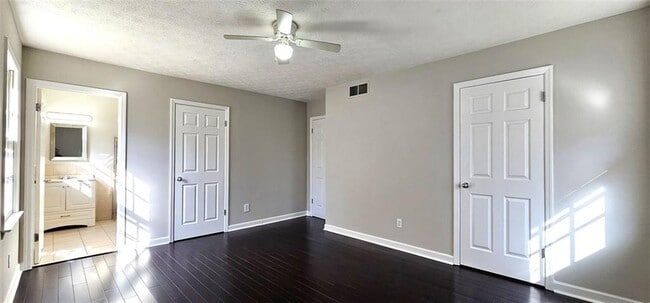 Building Photo - 1854 Oak Ridge Way NW