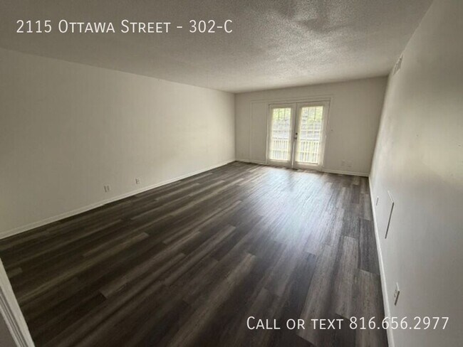 Building Photo - 2115 Ottawa St