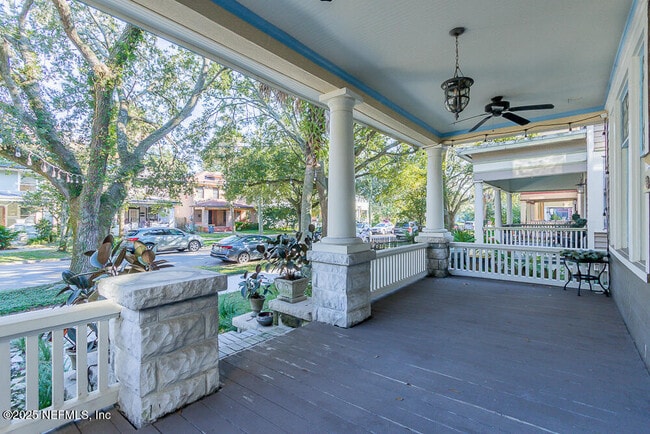 Building Photo - 1838 Silver St