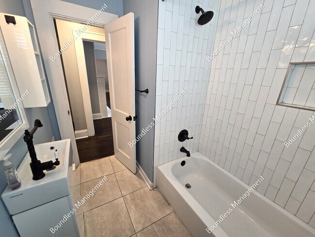 Building Photo - 2649 Jefferson Terrace