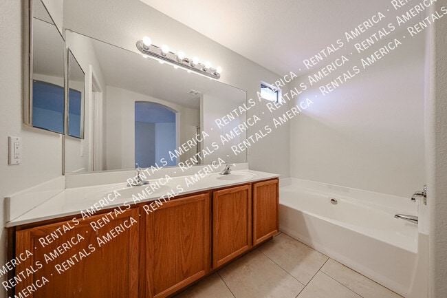 Building Photo - 6234 W Southgate St