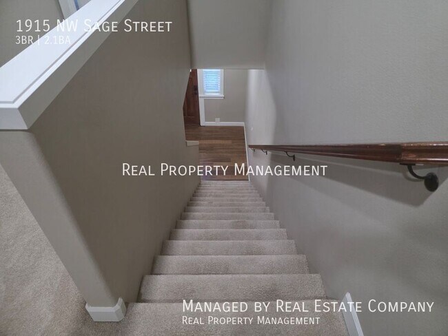 Building Photo - 1915 NW Sage St