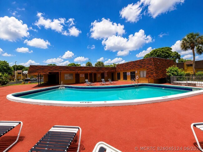 Building Photo - 5728-5728 Blueberry Ct