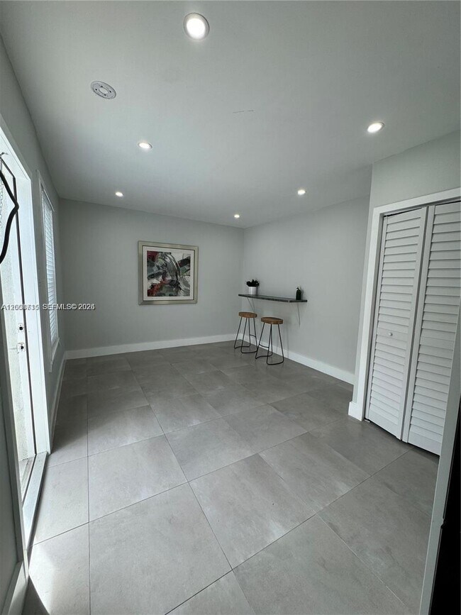 Building Photo - 6335 N Miami Ave