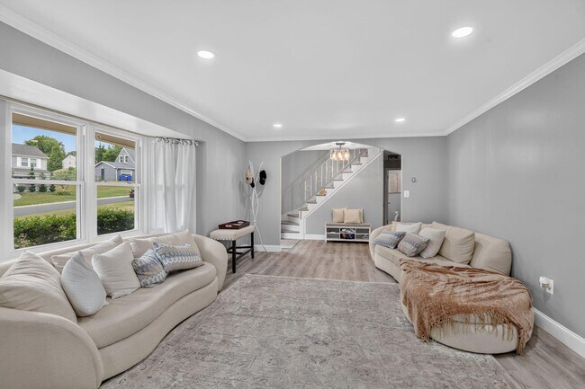 Building Photo - 12420 Seabury Ln