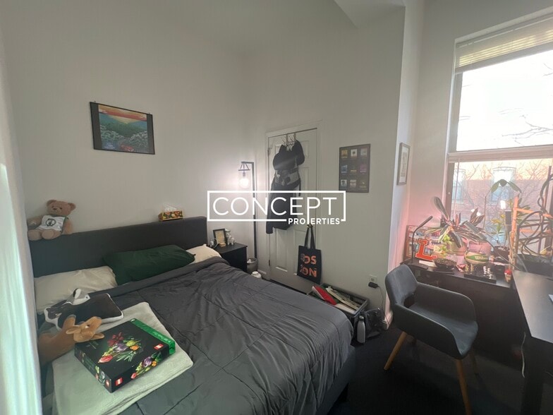 Building Photo - 168 Northampton St