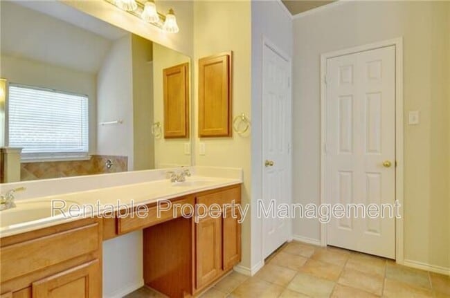 Building Photo - 4948 Sunset Ridge Dr