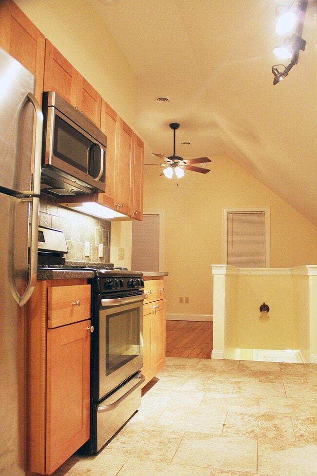 Primary Photo - 162 North St