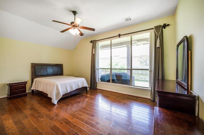 Building Photo - 18419 Willow Oak Bend Dr