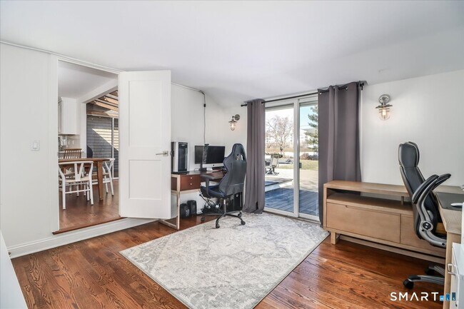 Building Photo - 58 Davenport Dr