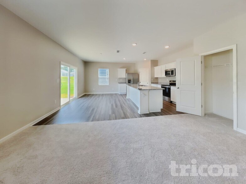 Building Photo - 229 Babbling Brk Dr