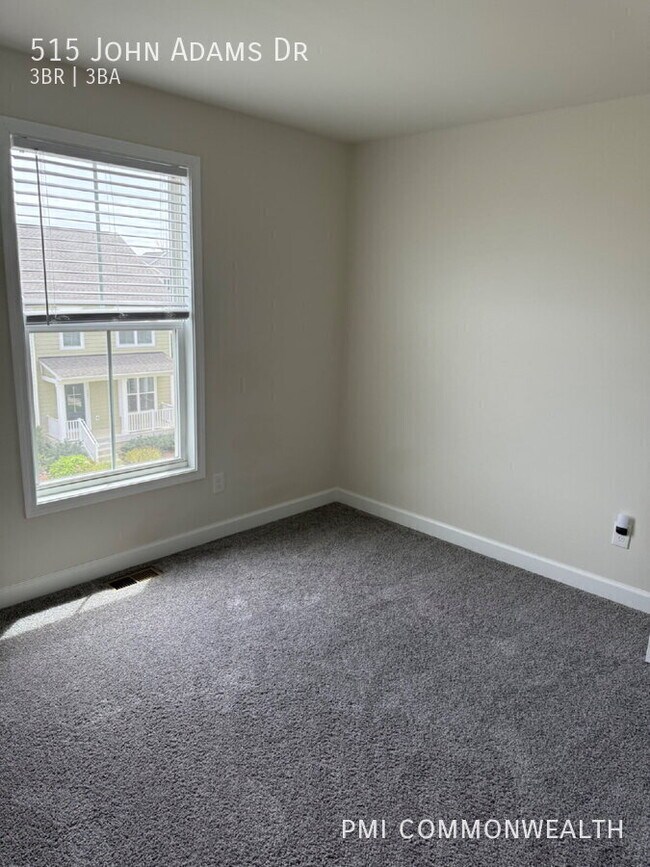 Building Photo - 515 John Adams Dr NW