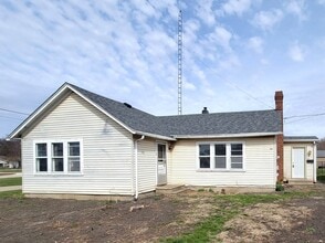 Building Photo - 802 Deleon St