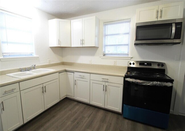 Building Photo - 2066 7th St