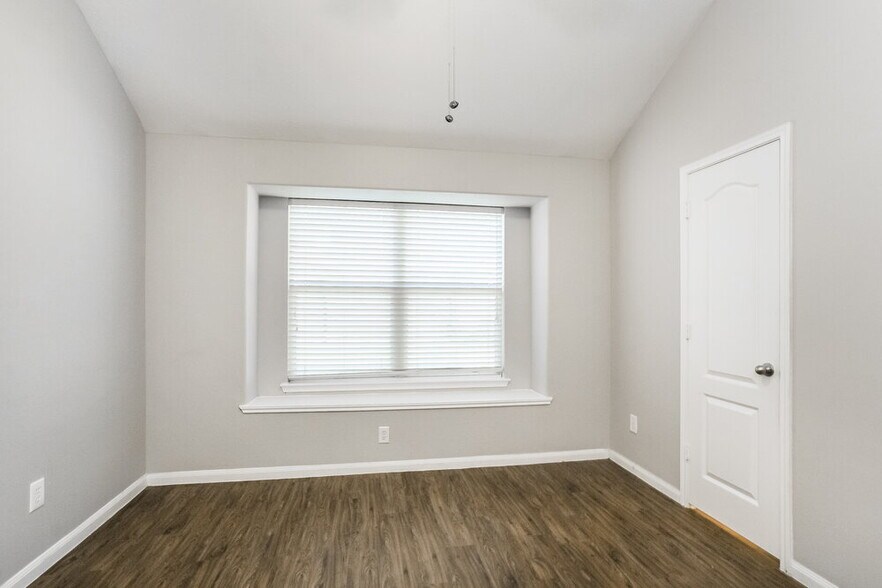 Building Photo - 19242 Hopeview Ct