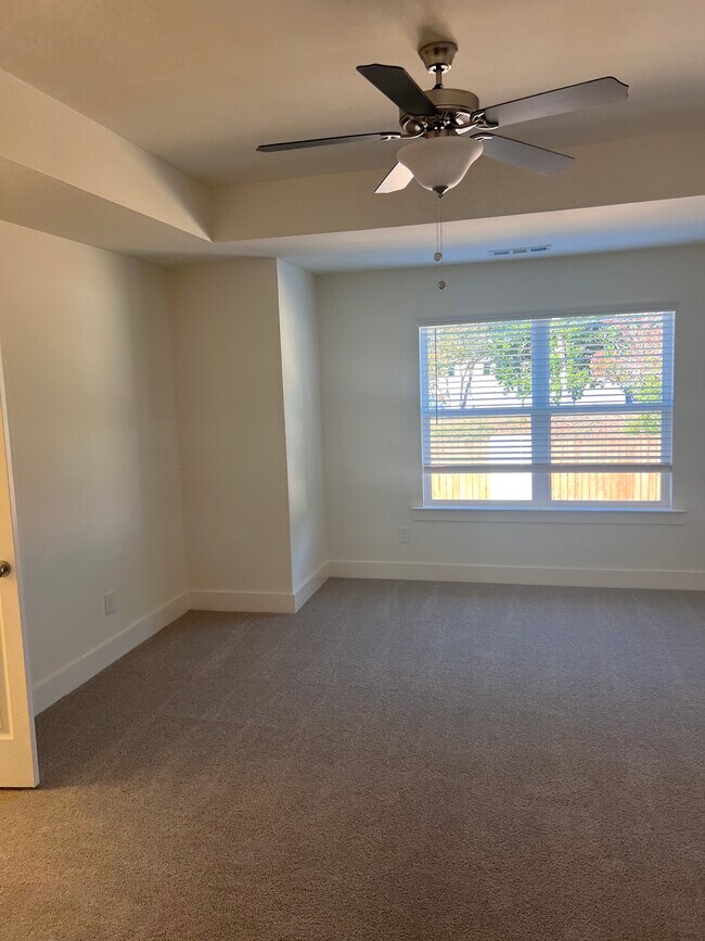 Building Photo - 6444 Scudders Dr