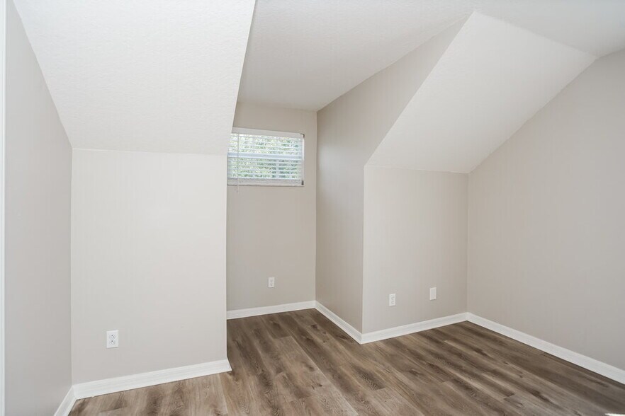 Building Photo - 7446 Oxford Garden Cir