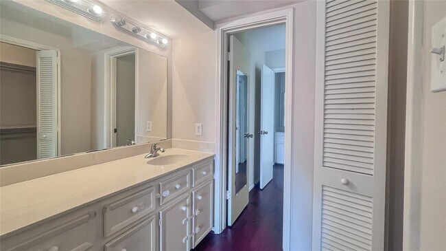 Building Photo - 13 River Creek Way