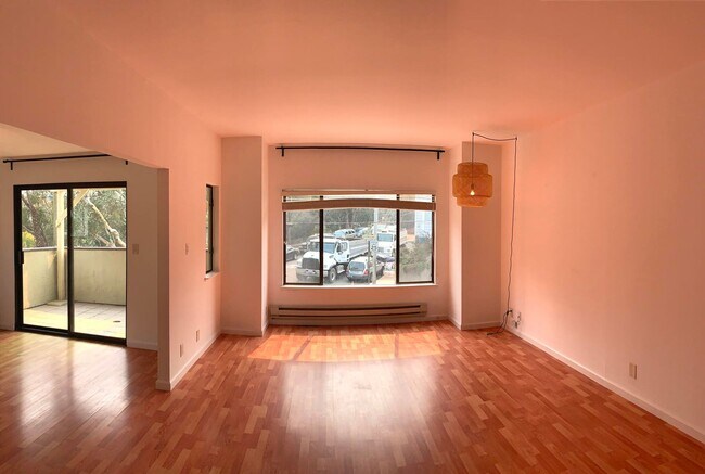 Building Photo - 16 Fairmount St