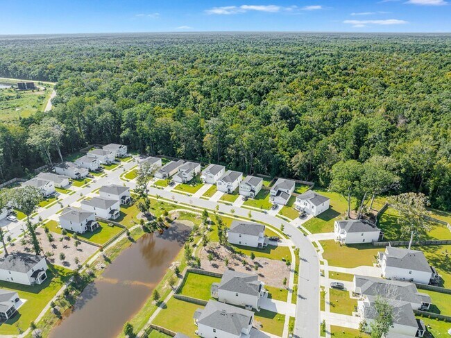 Building Photo - 504 Minim St