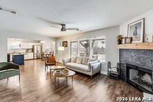 Building Photo - 1017 Silvertree Blvd